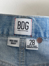 Load image into Gallery viewer, BDG W Denim Size 5/6-28
