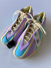 Load image into Gallery viewer, Adidas W Shoes Size 7

