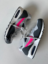 Load image into Gallery viewer, Nike W Shoes Size 10
