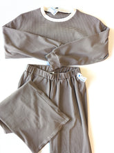 Load image into Gallery viewer, W Pants (2/2) Size M
