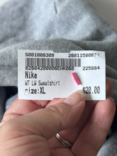 Load image into Gallery viewer, Nike W Sweatshirt Size XL
