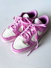 Load image into Gallery viewer, Nike Athletic Shoes Womens Size 8.5
