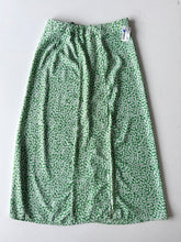 Load image into Gallery viewer, Green Long Skirt Size L
