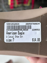 Load image into Gallery viewer, American Eagle W Shoe Size 7
