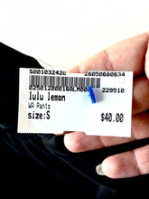 Load image into Gallery viewer, Lulu Lemon W Athletic Pants Size S

