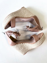 Load image into Gallery viewer, Altar’d State Dress Shoes Size 9
