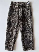 Load image into Gallery viewer, Birch &amp; Store W Pants Size M
