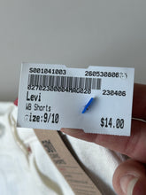 Load image into Gallery viewer, Levi W Shorts Size 9/10
