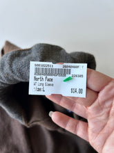 Load image into Gallery viewer, North Face Long Sleeve Size Large
