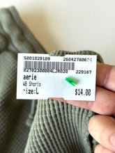 Load image into Gallery viewer, Aerie W Shorts Size L
