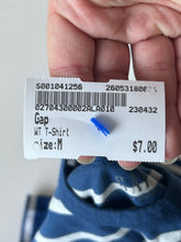 Load image into Gallery viewer, Gap W T-Shirt Size M
