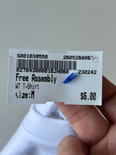 Load image into Gallery viewer, Free Assembly W T-Shirt Size M
