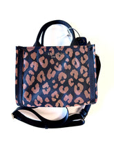 Load image into Gallery viewer, Kate Spade Bucket Purse
