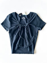 Load image into Gallery viewer, Hollister Short Sleeve Size Medium

