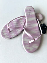 Load image into Gallery viewer, LC Lauren Conrad W Sandals Size 7
