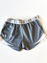 Load image into Gallery viewer, Under Armour W Athletic Shorts Size M
