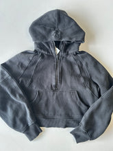 Load image into Gallery viewer, Lulu Lemon W Sweatshirt Size S
