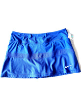 Load image into Gallery viewer, Nike Skirt Size Medium
