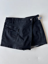 Load image into Gallery viewer, Iuvamia W Skirt Size M
