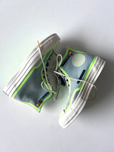 Load image into Gallery viewer, Converse W Shoes Size 6.5
