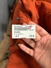 Load image into Gallery viewer, Columbia Sweatshirt Size Small
