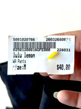 Load image into Gallery viewer, Lulu Lemon W Athletic Pants Size M
