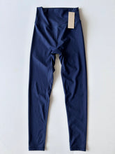 Load image into Gallery viewer, Volare W Athletic Pants Size S
