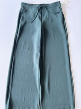 Load image into Gallery viewer, A New Day W Pants Size M
