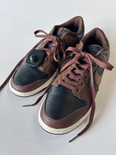 Load image into Gallery viewer, Nike W Shoe Size 9
