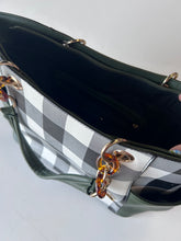 Load image into Gallery viewer, Mia K Collection Purse
