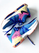 Load image into Gallery viewer, Nike Athletic Shoes Size 7
