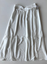Load image into Gallery viewer, Shein W Skirt Size M

