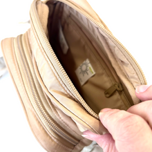 Load image into Gallery viewer, Offline Purse
