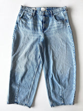 Load image into Gallery viewer, Universal Thread W Denim Size 13/14-32

