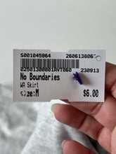 Load image into Gallery viewer, No Boundaries W Skirt Size M
