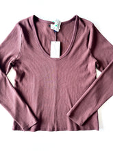Load image into Gallery viewer, Universal Thread Long Sleeve T-Shirt Size Large
