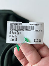 Load image into Gallery viewer, A New Day W Pants Size M
