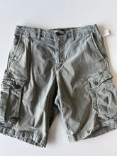 Load image into Gallery viewer, American Eagle M Shorts Size M
