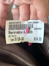 Load image into Gallery viewer, Abercrombie &amp; Fitch W Pants Size 9/10-30
