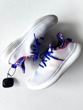 Load image into Gallery viewer, Adidas Athletic Shoes Size 9 *as is*
