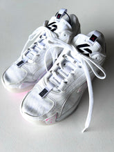 Load image into Gallery viewer, Jordan W Shoe Size 6.5
