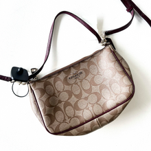 Load image into Gallery viewer, Coach Purse
