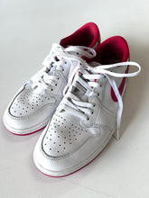 Load image into Gallery viewer, Nike M Shoes Size 10.5

