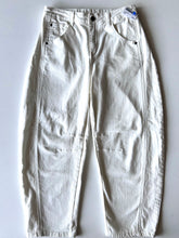 Load image into Gallery viewer, White WB Pants Size L
