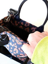 Load image into Gallery viewer, Kate Spade Bucket Purse

