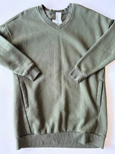Load image into Gallery viewer, Olivia W Sweatshirt Size XL

