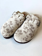 Load image into Gallery viewer, Rocket Dog Shoes Size 8
