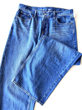 Load image into Gallery viewer, Old Navy Denim Size 11/12
