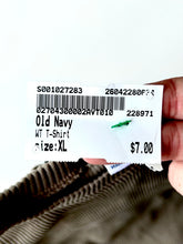 Load image into Gallery viewer, Old Navy T-Shirt Size Extra Large

