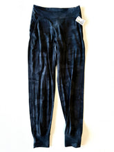 Load image into Gallery viewer, Lulu Lemon W Athletic Pants Size M

